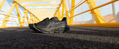 ASICS Womens Novablast 4