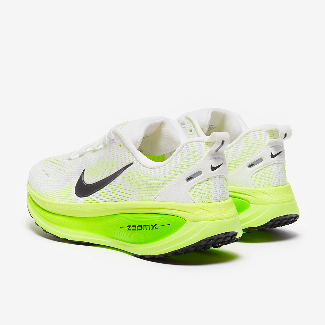 Nike Womens Vomero 18