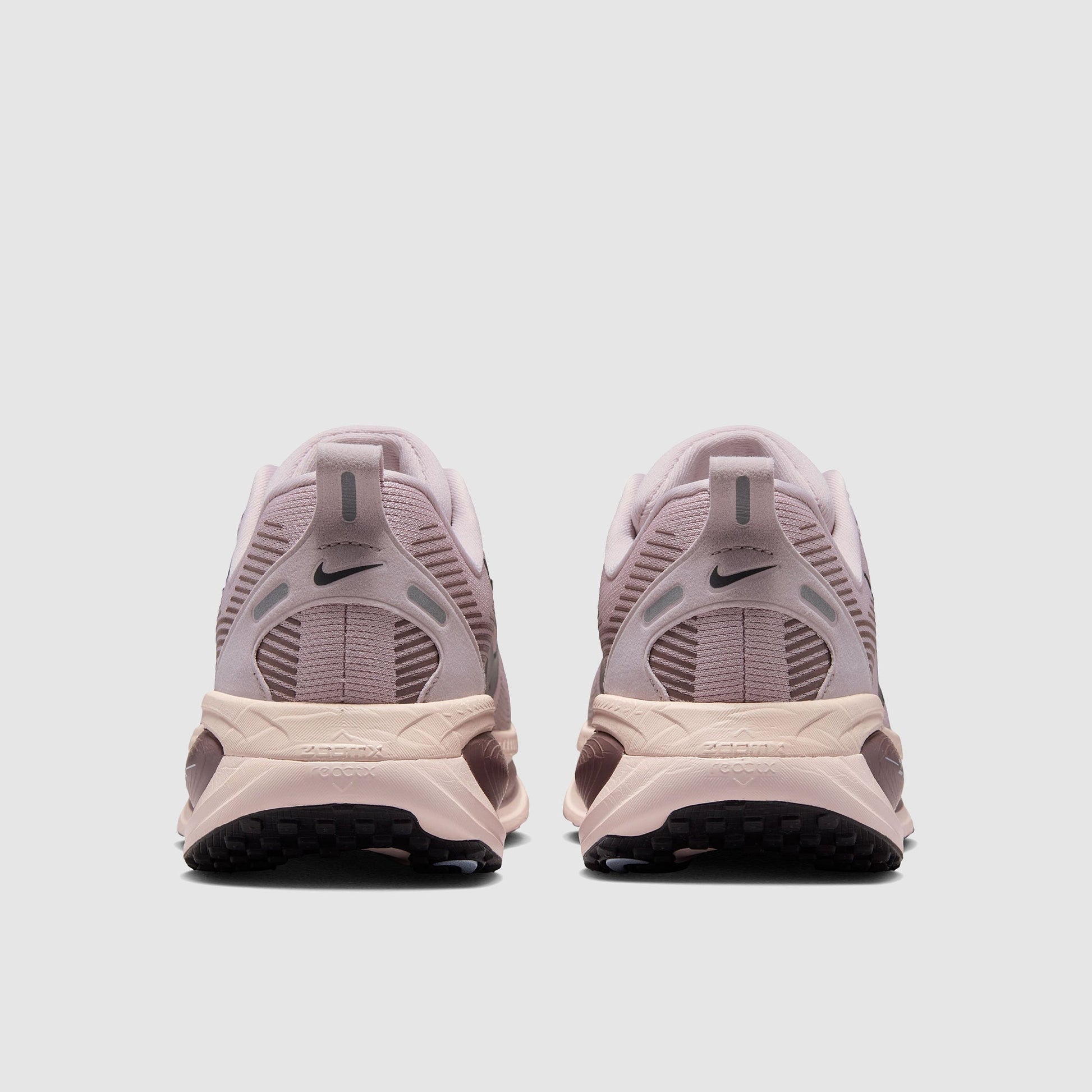 Nike Womens Vomero 18