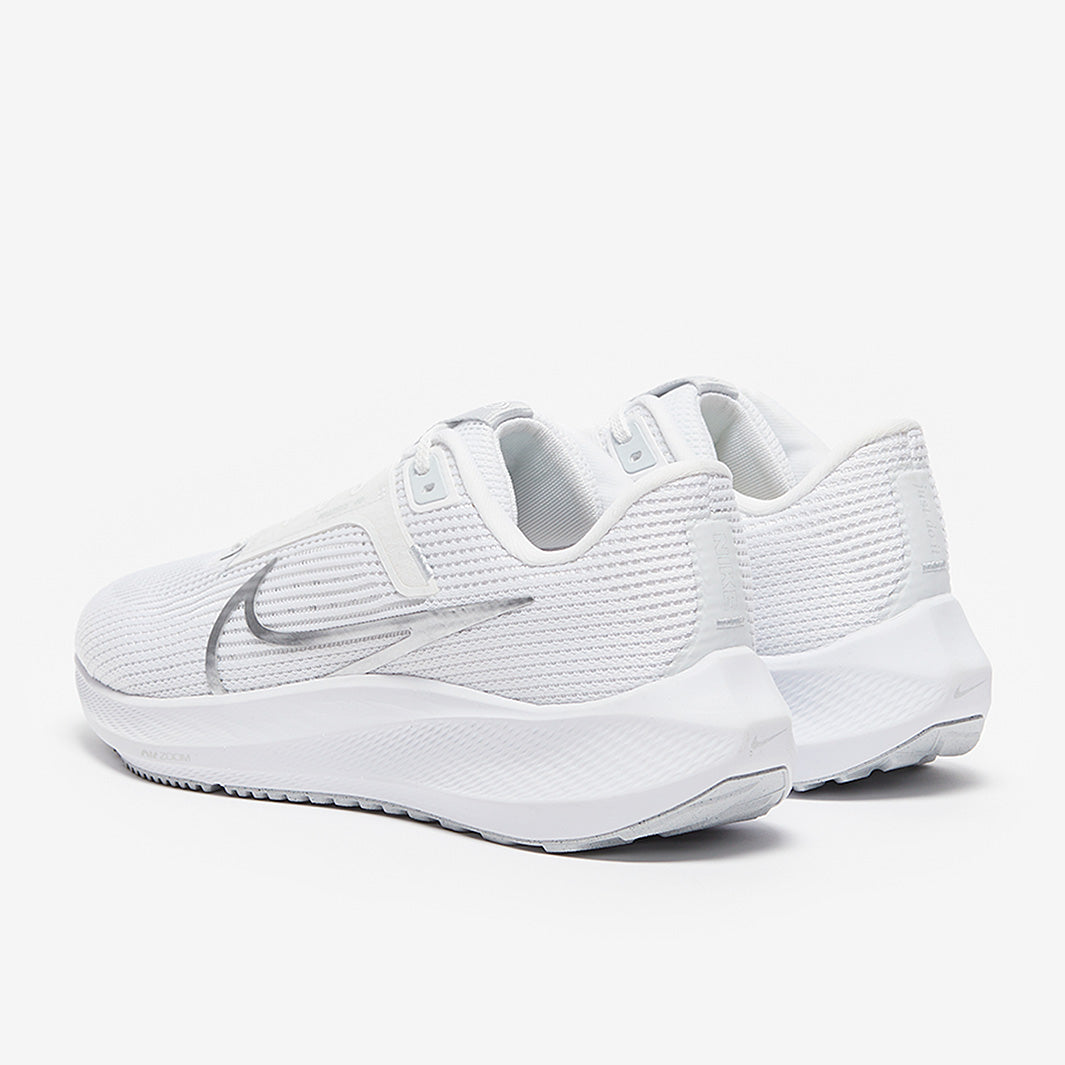 Nike Womens Pegasus 40 - White/Metallic Silver
