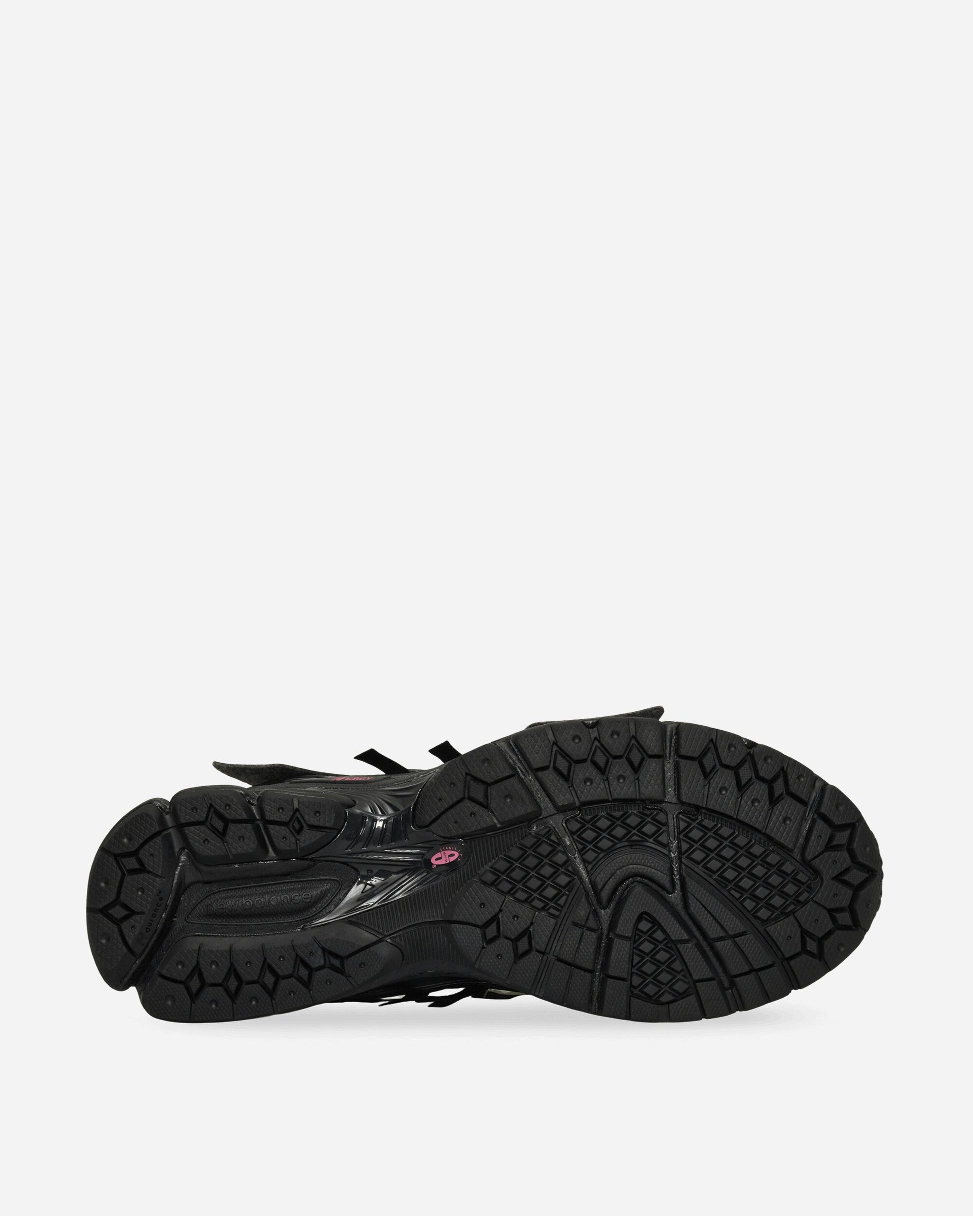 1906A Sneakers Black / Dragon Berry / White