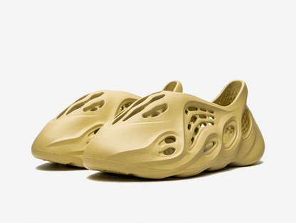 Yeezy Foam RNNR Sulfur